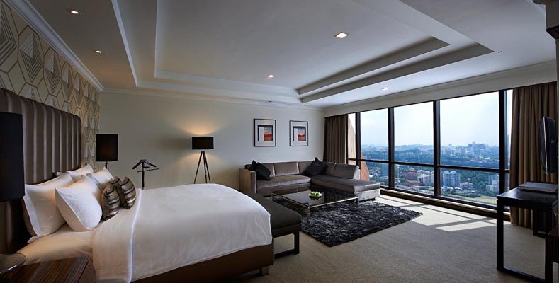 Berjaya Times Square Hotel, Kuala Lumpur - Ambassador Penthouse Master Bedroom Sky View
